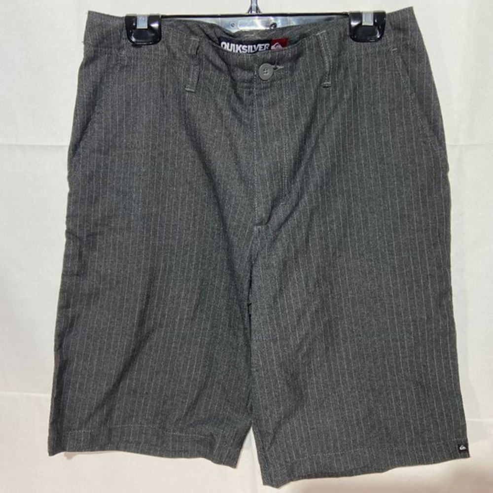 Quiksilver Flat Front Shorts Dark Grey Pinstripes Men's 31 Waist Great Condition